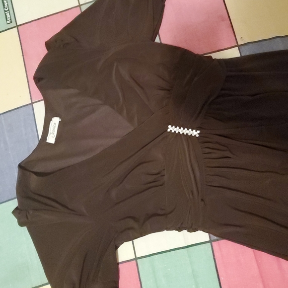 Brown dress - Picture 2 of 2